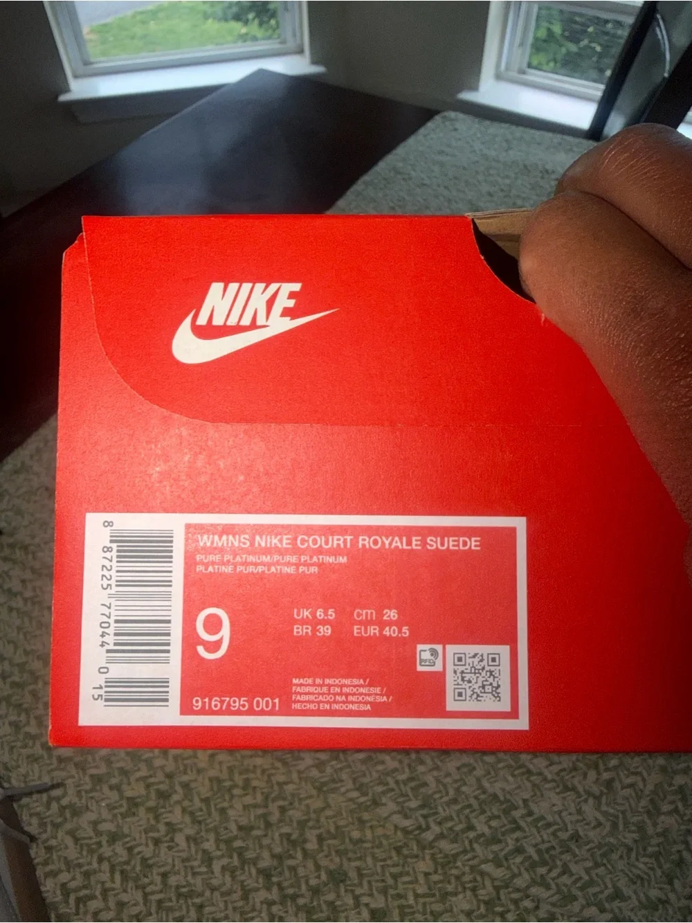 Nike women’s court Royale Light Gray Suede Low-Top Sneakers size 9 new!!!